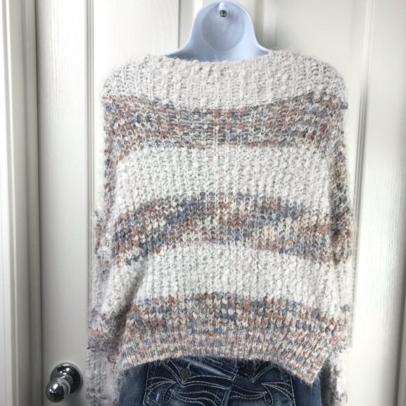 Lumiere Boxy Oversized Crop Eyelash Sweater Soft Size Small - Picture 3 of 7